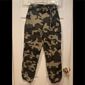 FASHION NOVA CAMO CARGO PANTS